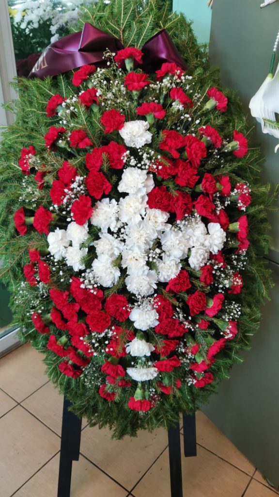 Венок из живых цветов Прощание